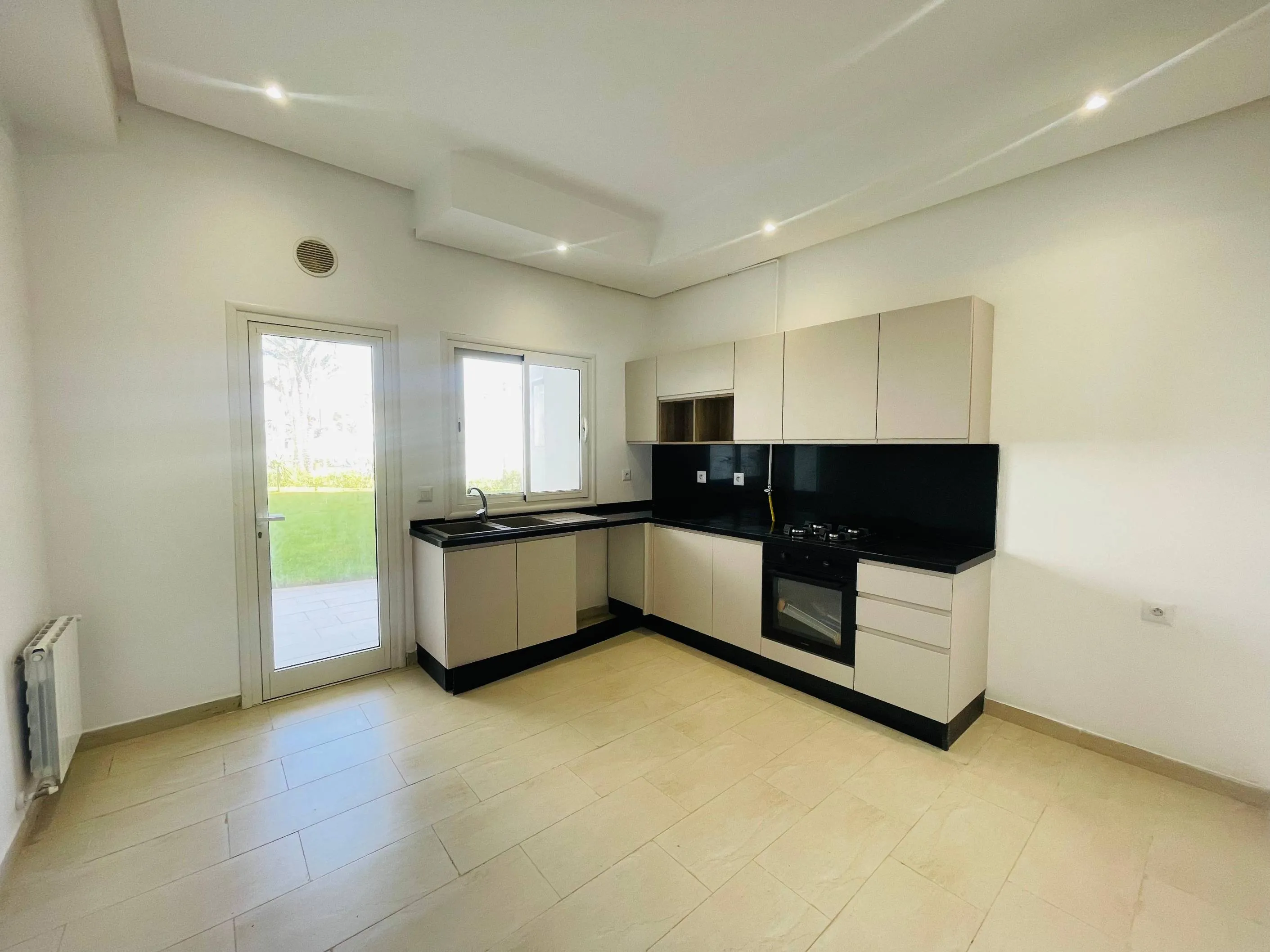 Appartement s+2 avec jardin 