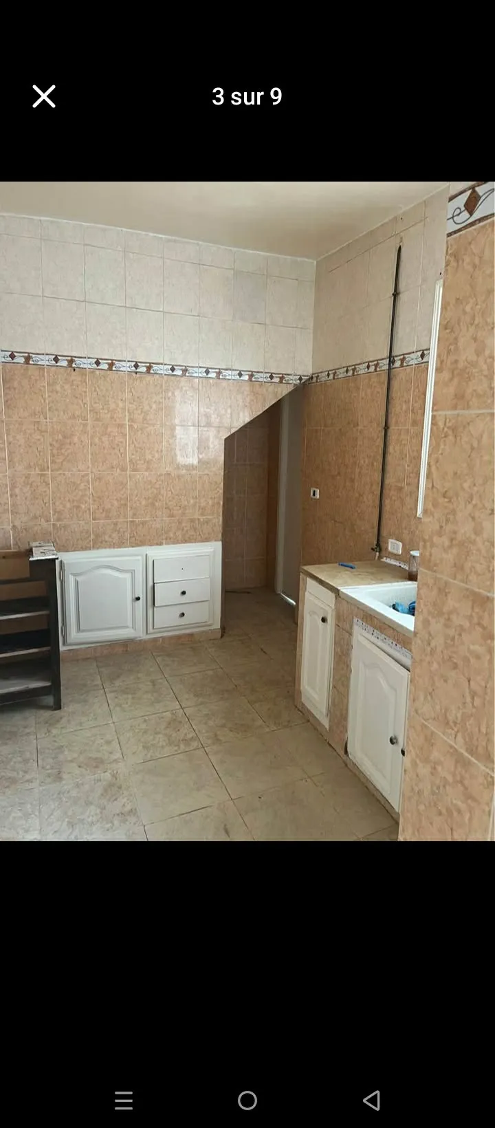 un étage s+3 au 1er étage a louer situé a Enkhilette Prés de CNAM