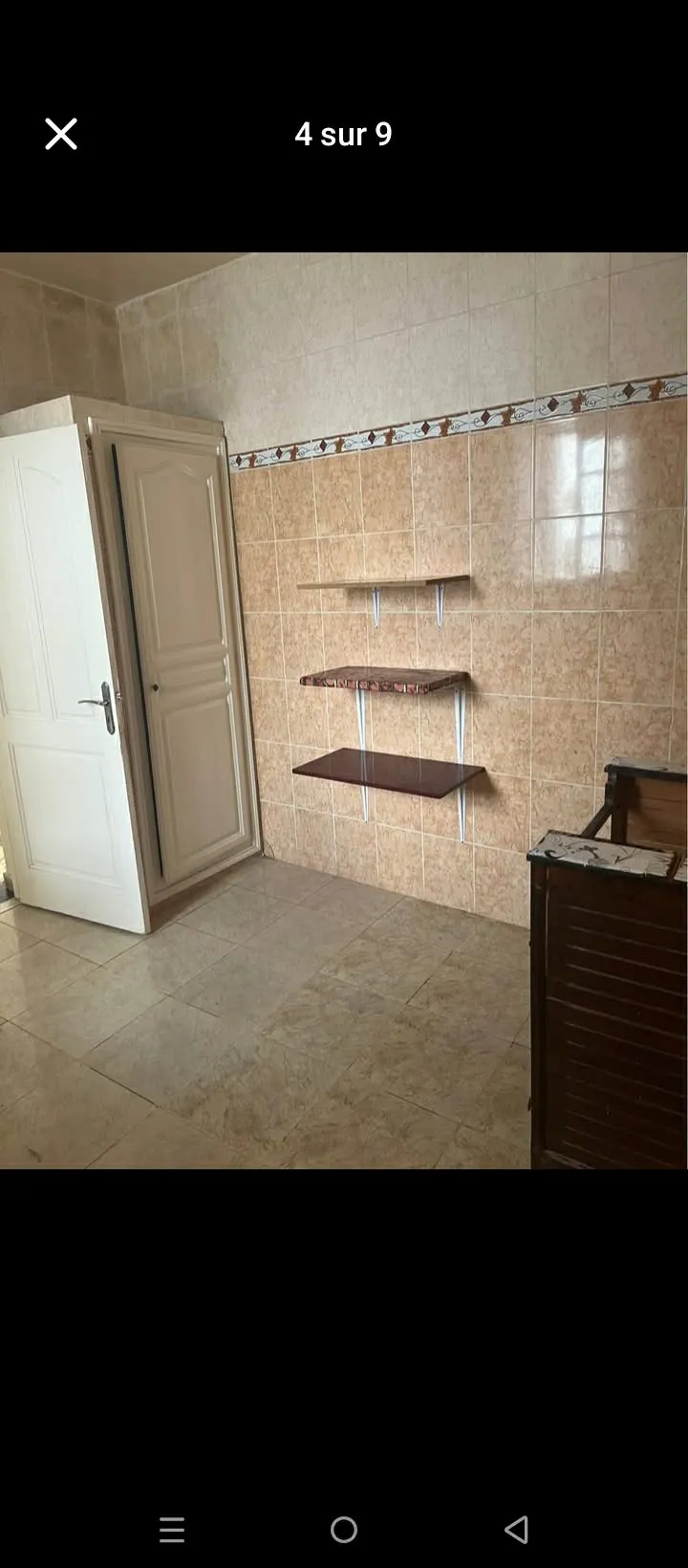 un étage s+3 au 1er étage a louer situé a Enkhilette Prés de CNAM