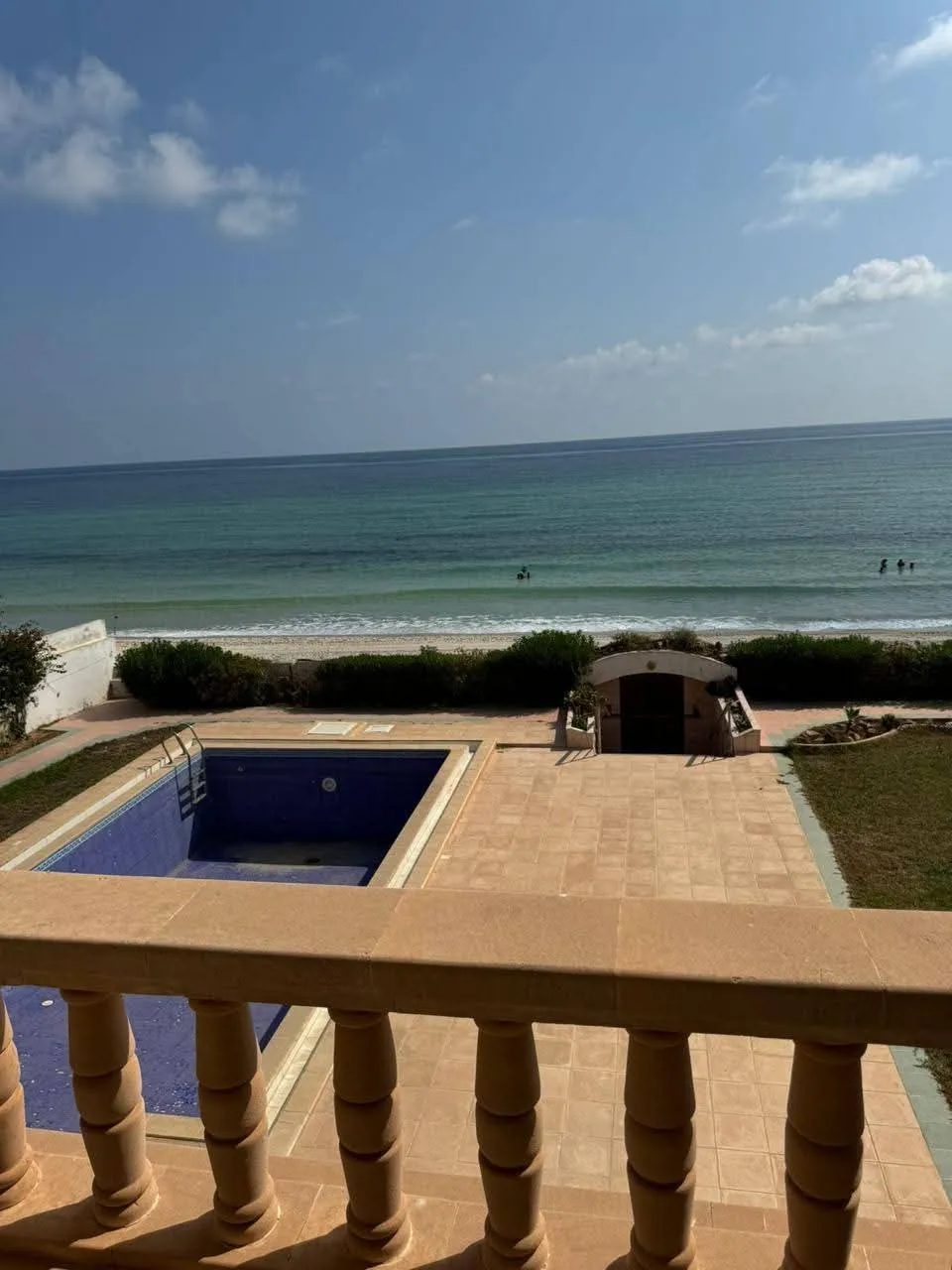 Opportunité villa de maitre frond mer à sousse
