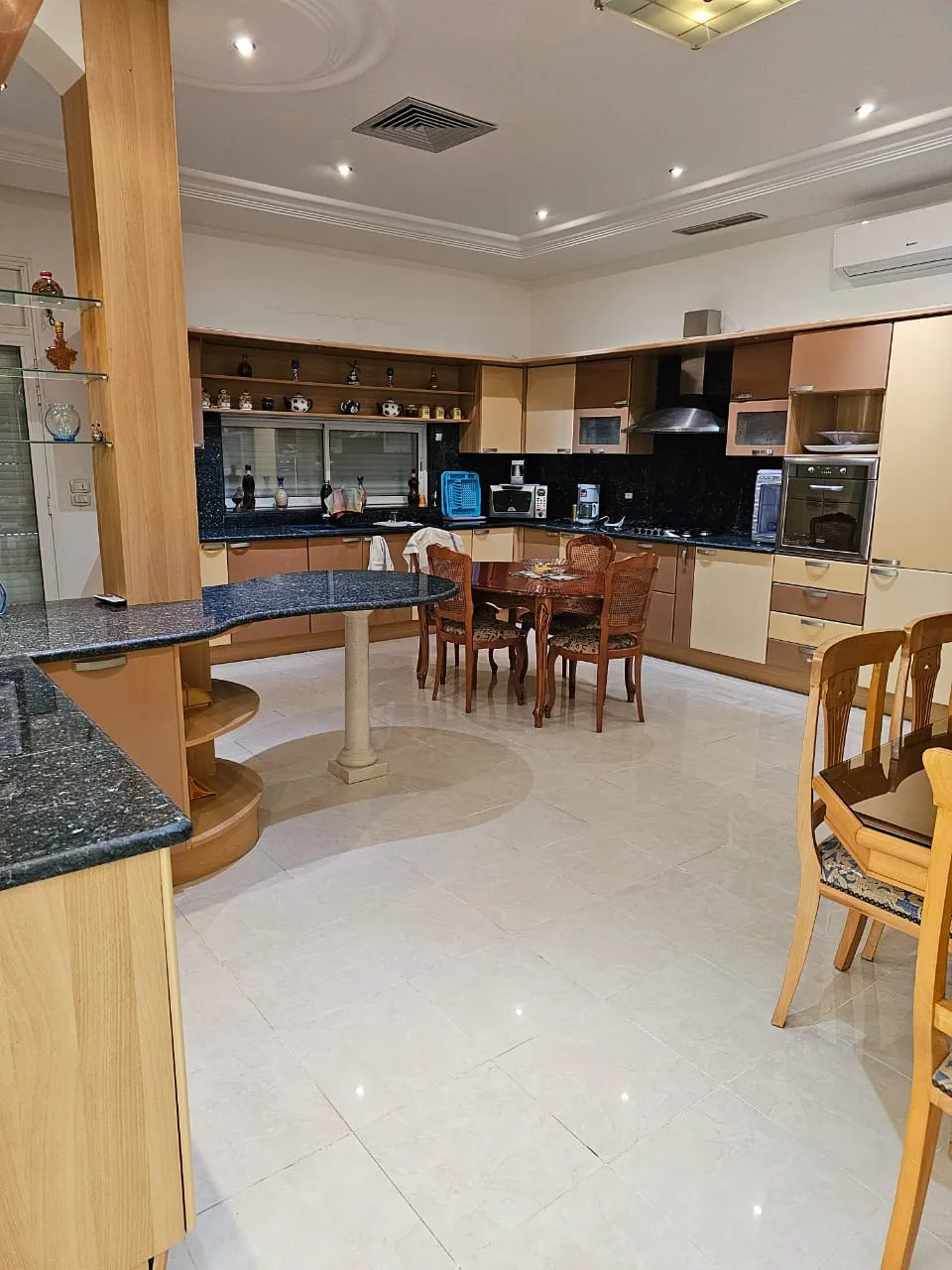 Opportunité villa de maitre frond mer à sousse