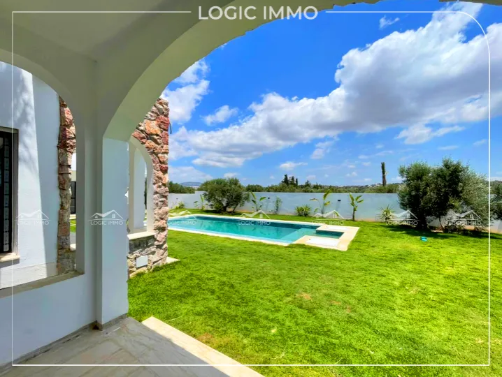 Villa S+3 à vendre – Hammamet Sud, Monchar