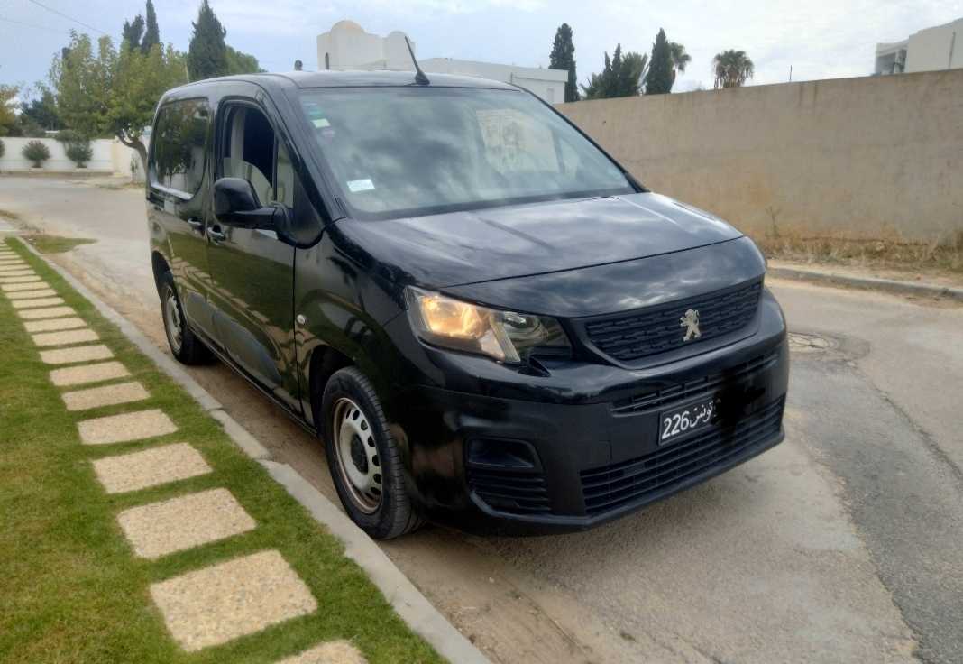 Vente Peugeot Partner noir très bon état