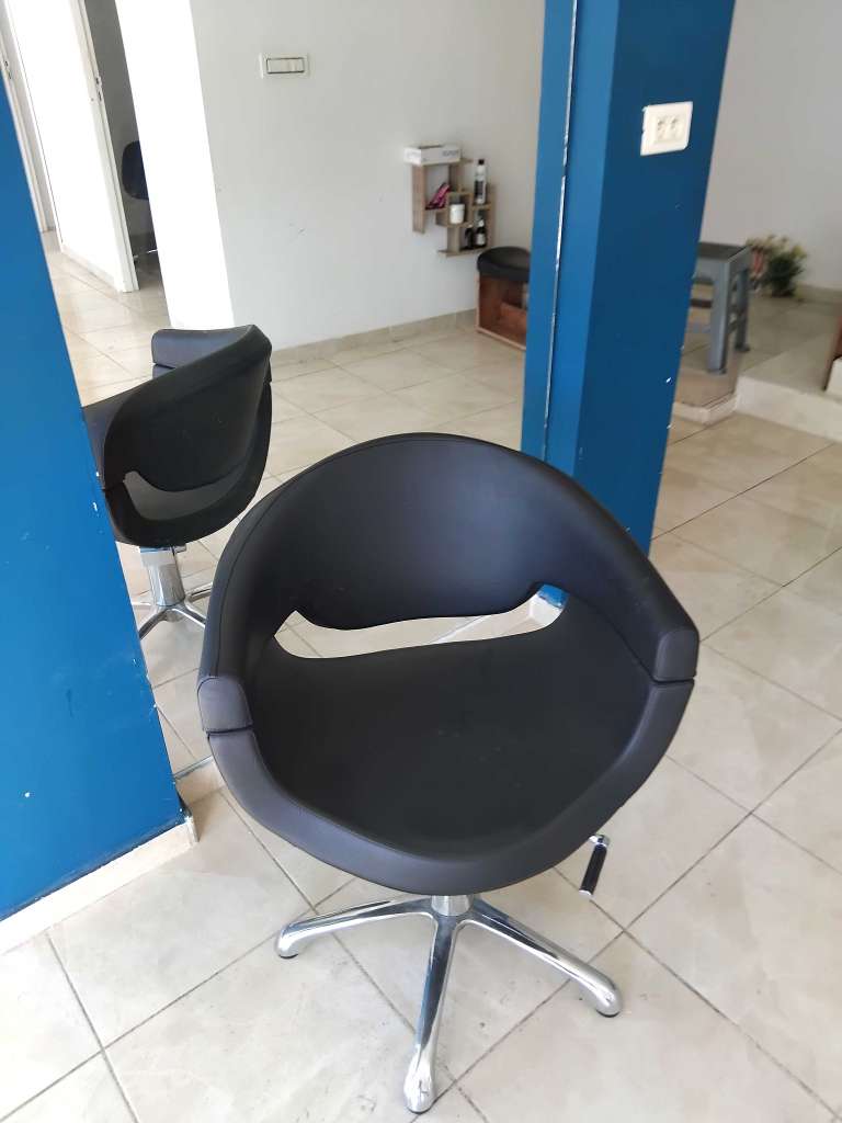 5 Chaise coiffeur femme Alpeda