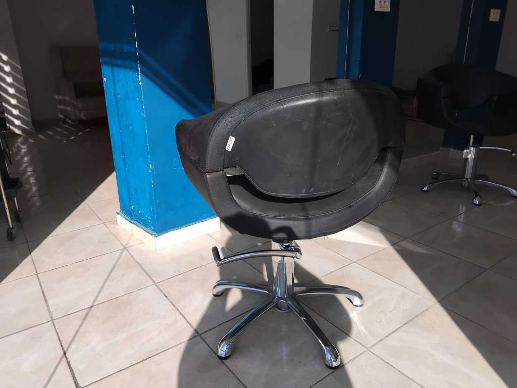 5 Chaise coiffeur femme Alpeda