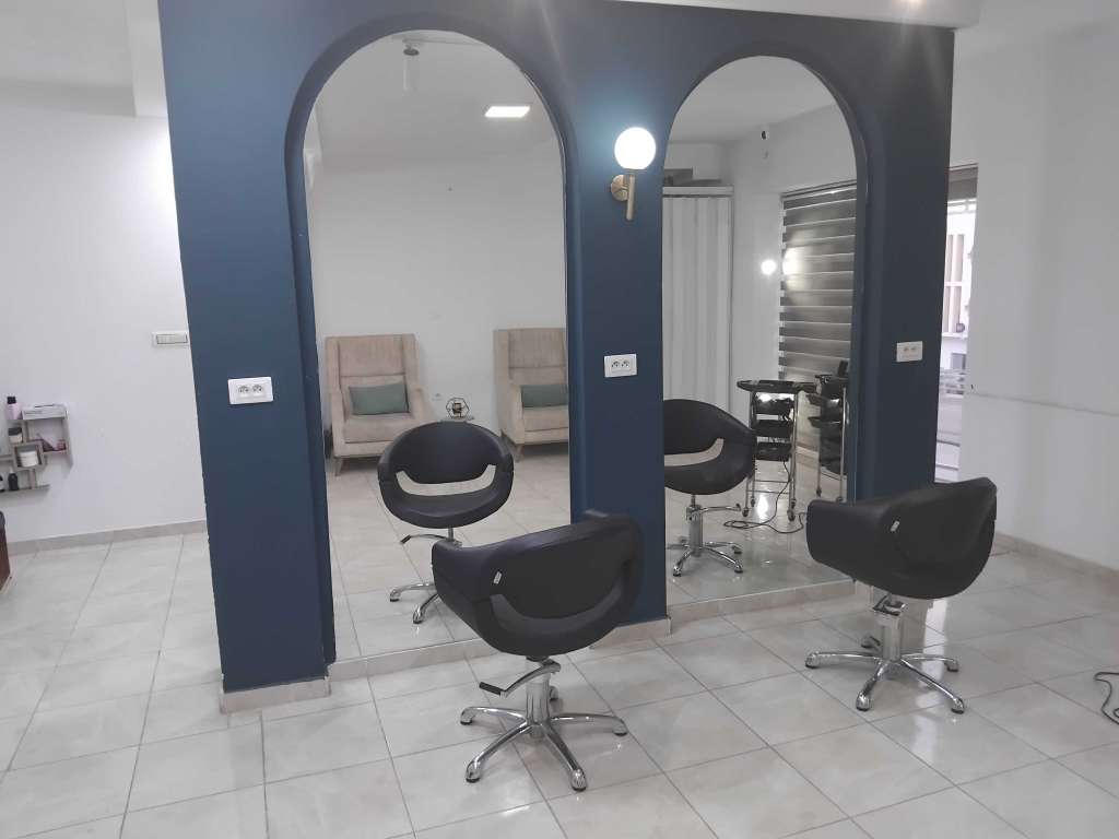 5 Chaise coiffeur femme Alpeda