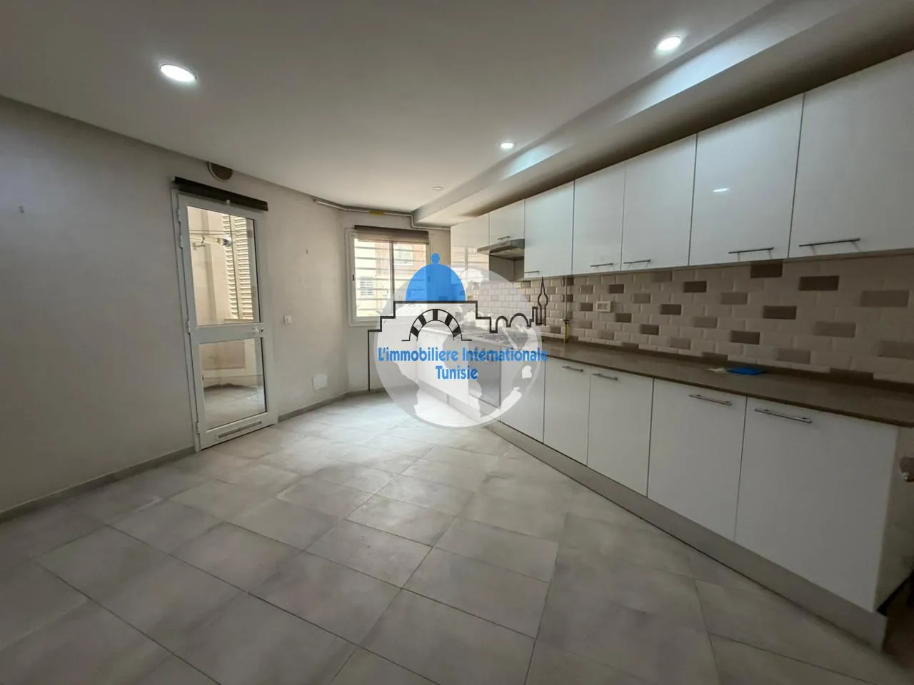 Appartement S+2 au RDC à louer -à Cité Riadh