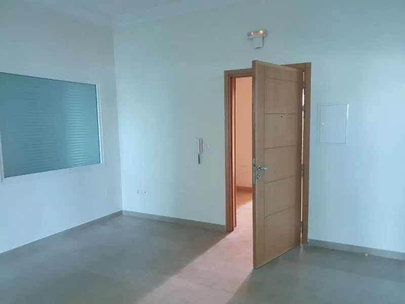 Bureau 180 m² à El Mghira