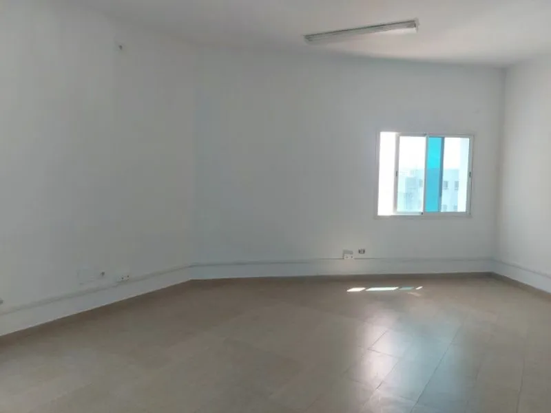 Bureau 180 m² à El Mghira