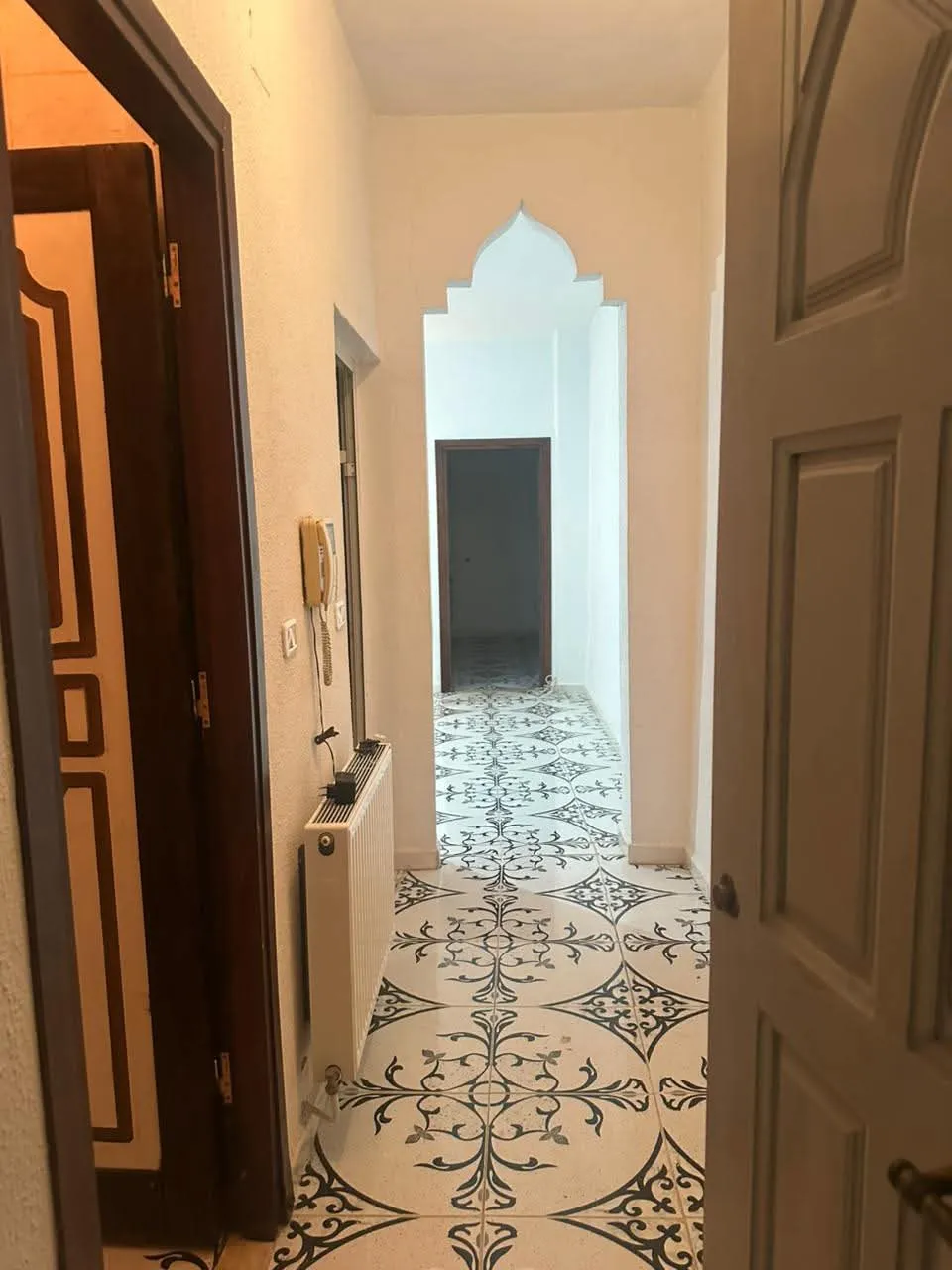 un étage s+2 au 1er étage a louer situé a bardo hedi chaker