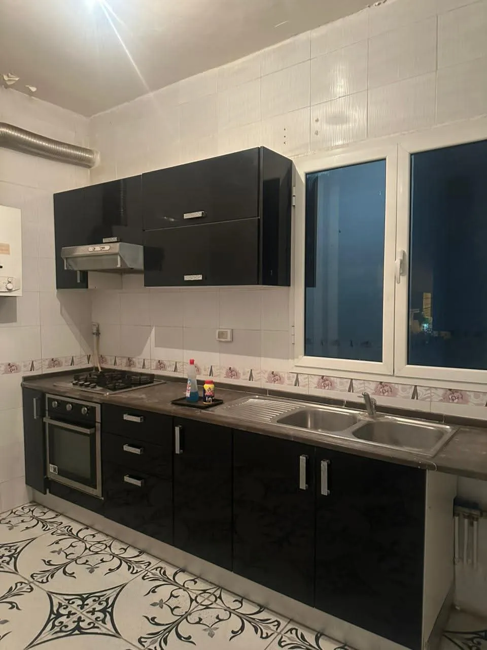 un étage s+2 au 1er étage a louer situé a bardo hedi chaker