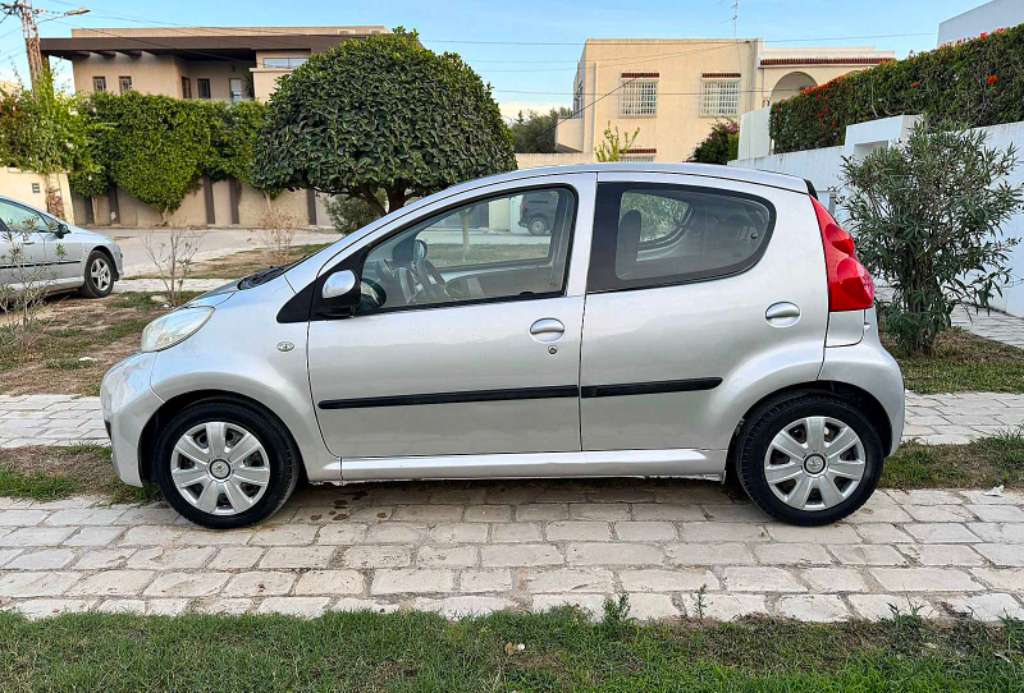 PEUGEOT 107 4 PORTES