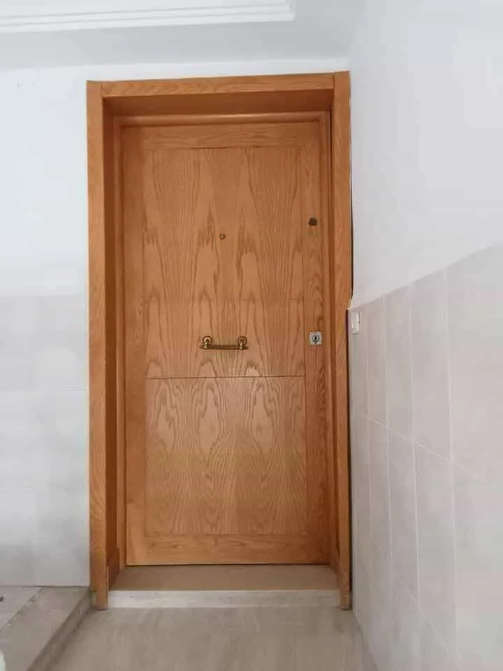 un appartement s+2 au 4éme étage(sans ascenseur) a louer situé a Bardo sur route x