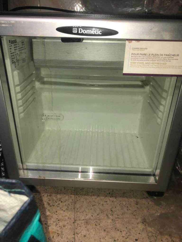 minibar de la marque Dometic très bonne état