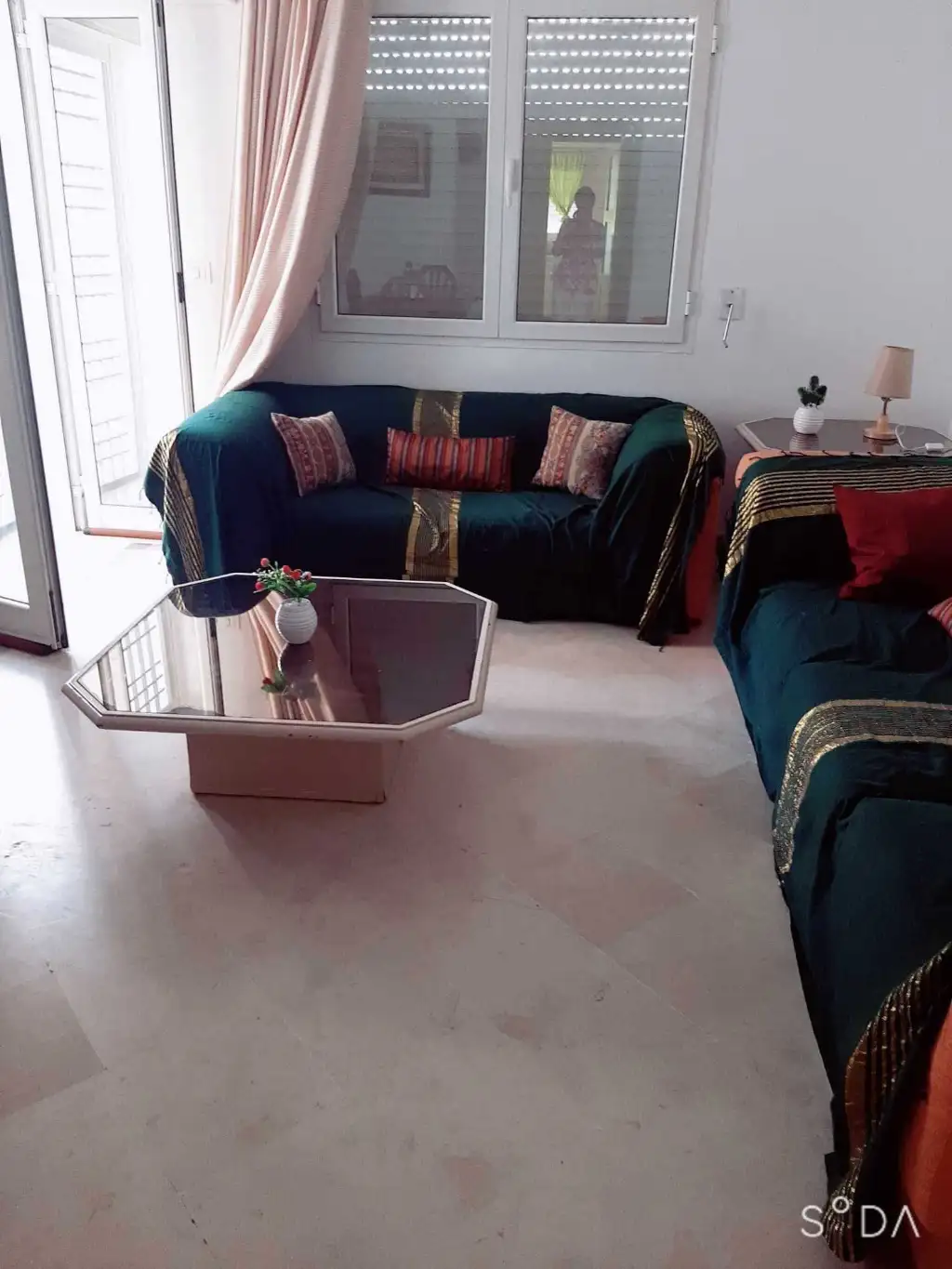 Vente chambre a coucher et salon en bonne etat