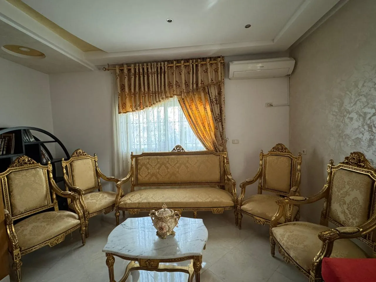 Salon Louis 16 trés bon état