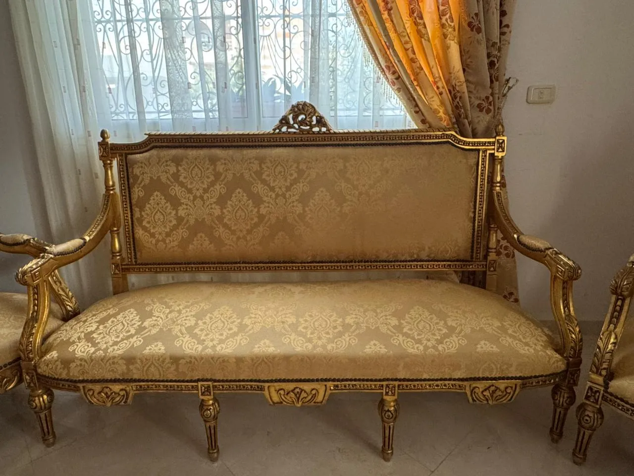Salon Louis 16 trés bon état