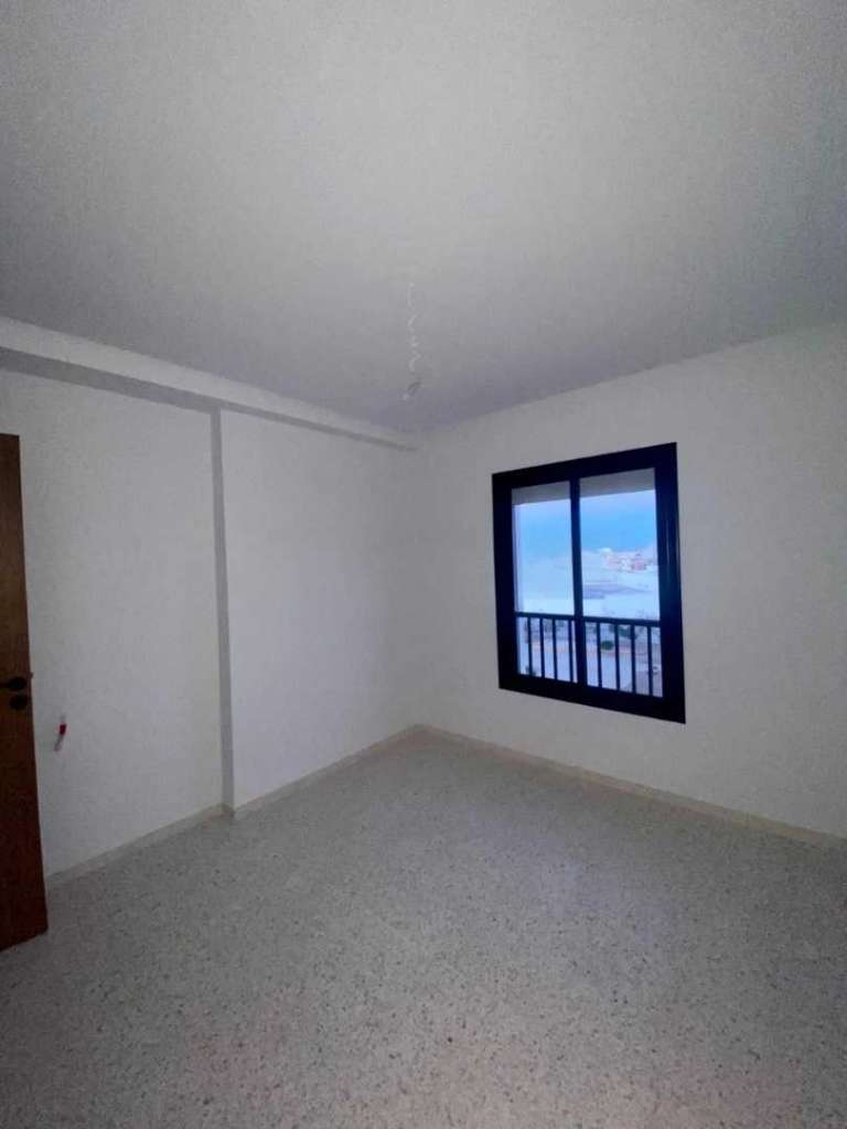 A louer appartement S+2  au deuxième étage avec ascenseur situé hey riad 5