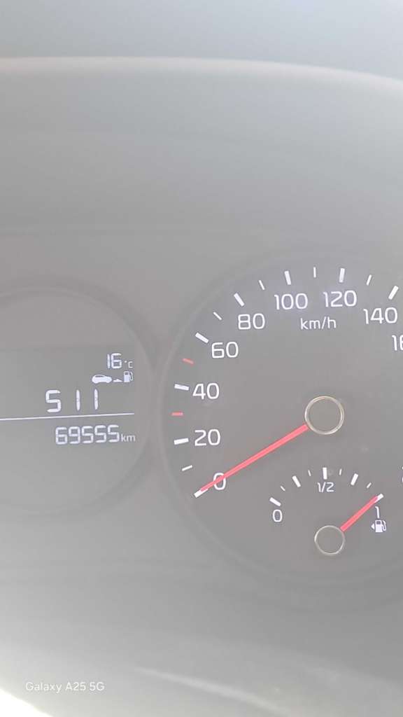  kia picanto.05 chevaux..  État comme neuf.  1