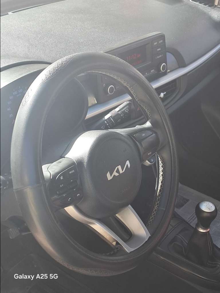  kia picanto.05 chevaux..  État comme neuf.  1