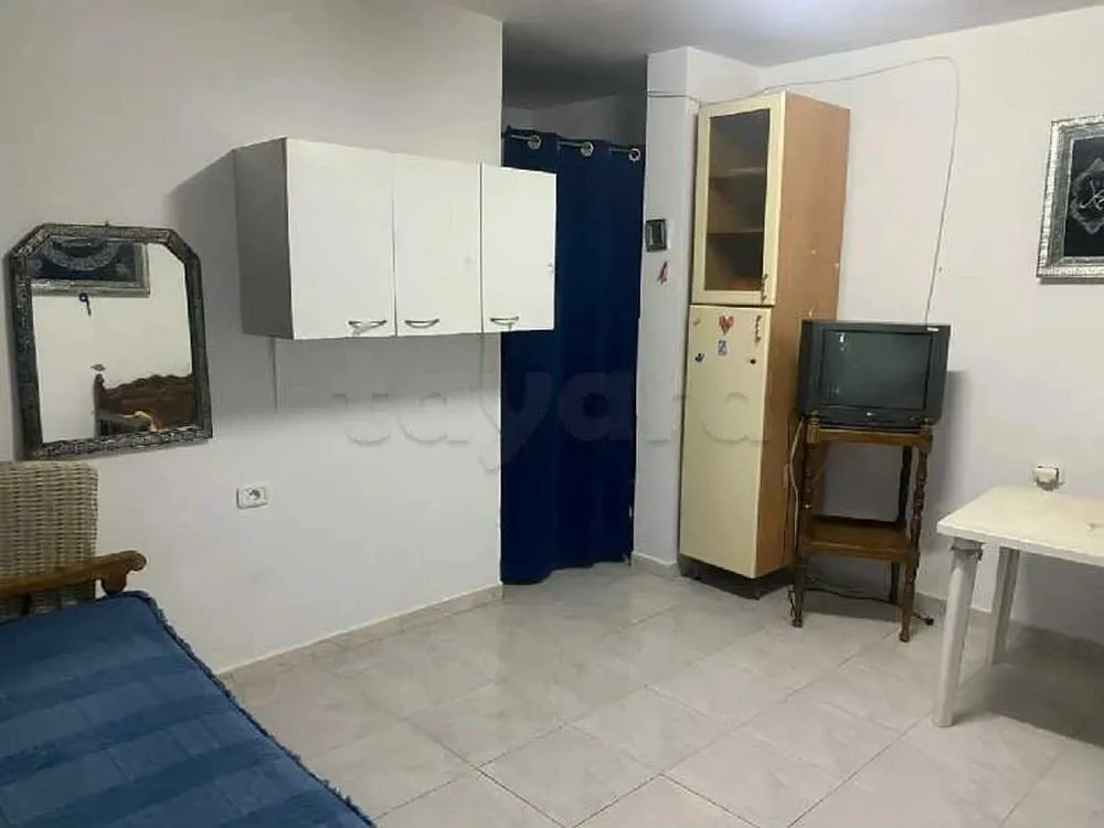 un studio s+0 meublé au 3éme étage d'une maison a louer situé a essaidia khaznadar prés de lycée