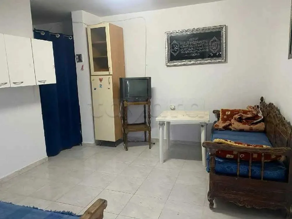 un studio s+0 meublé au 3éme étage d'une maison a louer situé a essaidia khaznadar prés de lycée