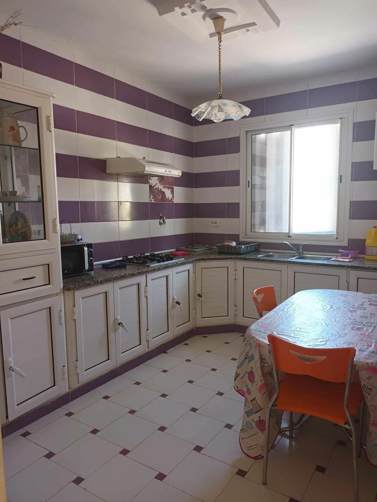 Une magnifique maison pour location de vacances avec un grand jardin à corniche Bizerte