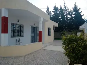 Une magnifique maison pour location de vacances avec un grand jardin à corniche Bizerte 