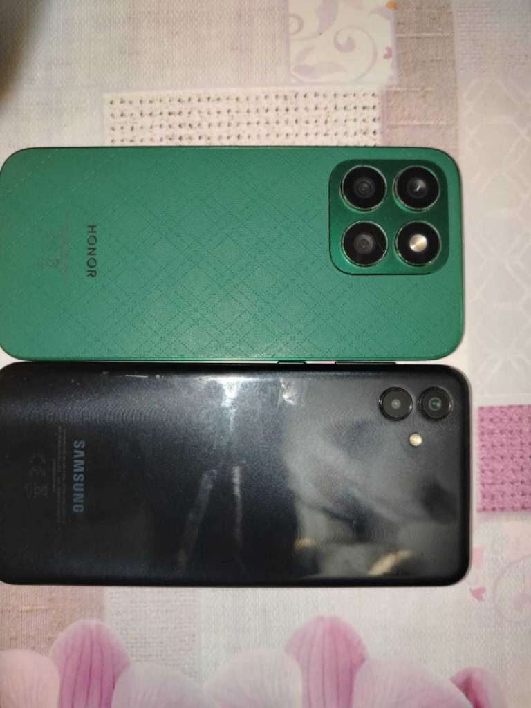 Deux téléphones à vendre à 1,500dt (négociable)