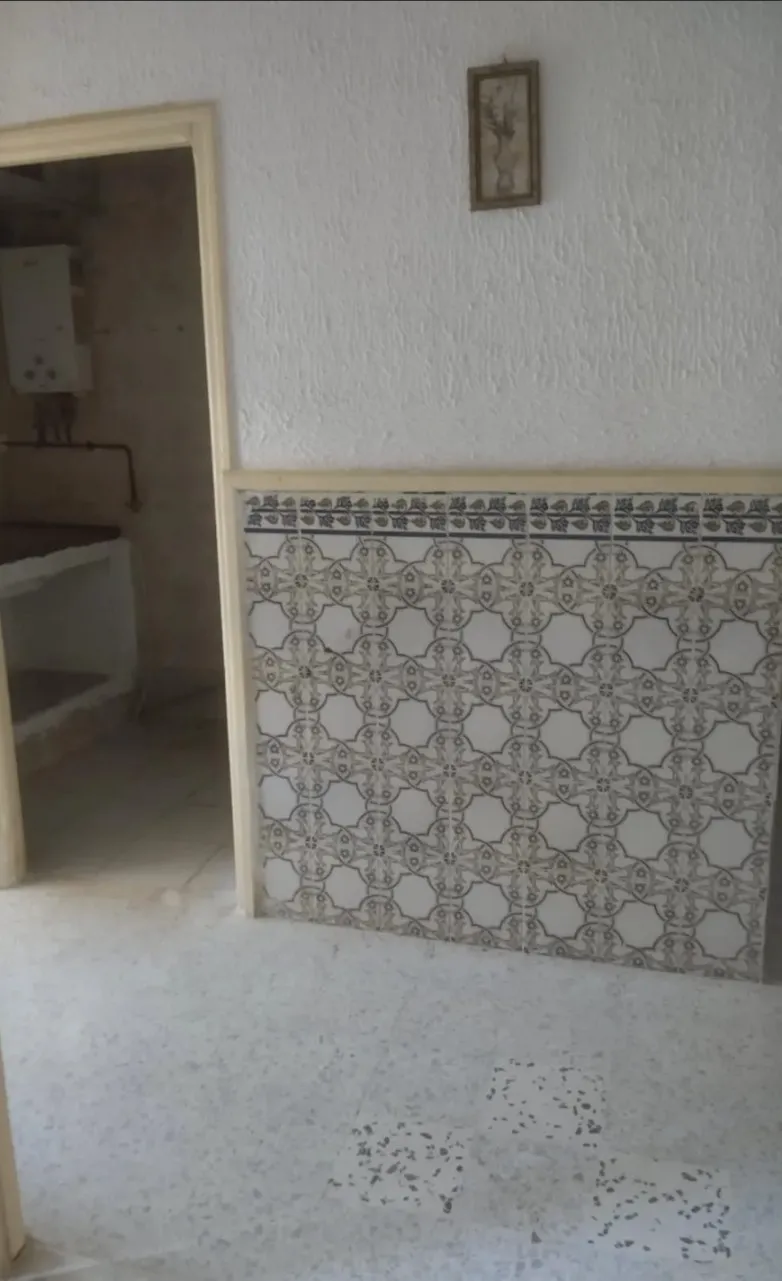 Location S1 vide à La Soukra 