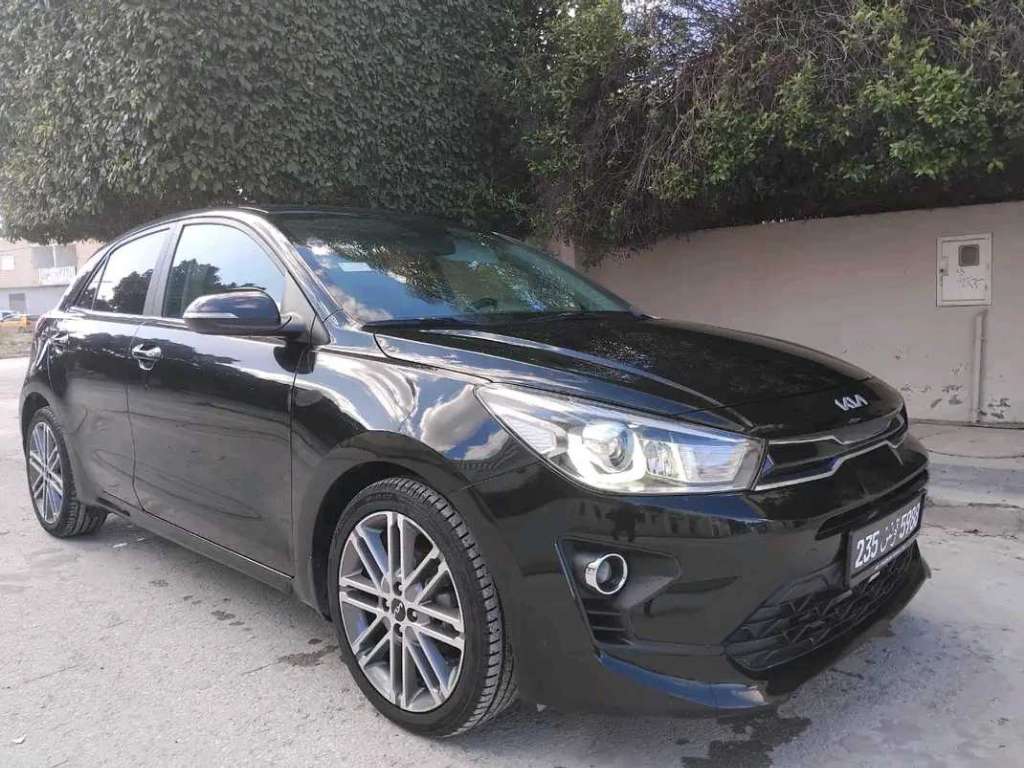 KIA RIO PRESTIGE PREMIÈRE MAIN EN ÉTAT NEUF