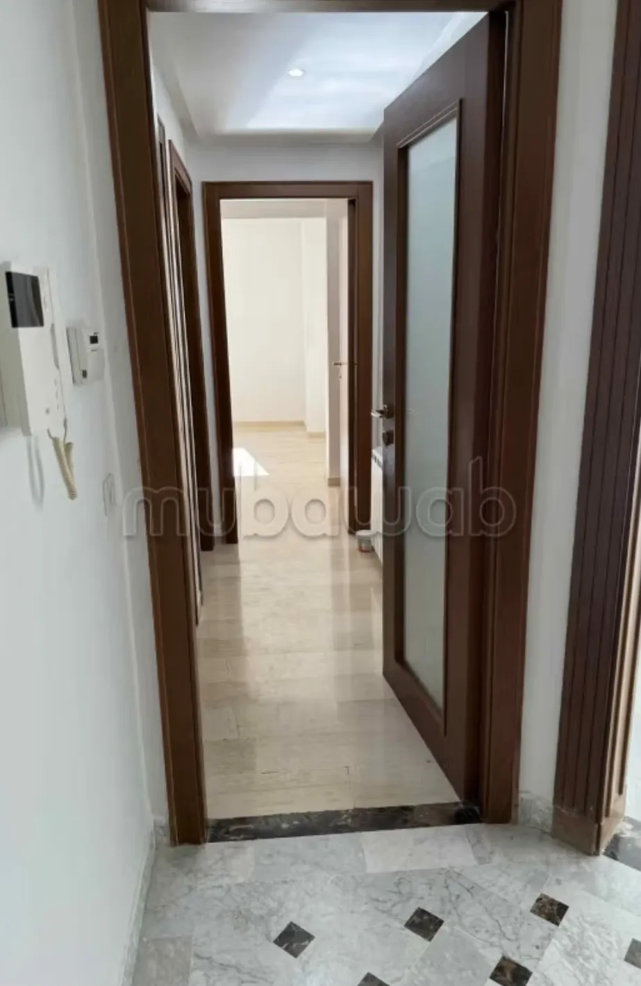 Location S2 vide à El Menzah 9C 