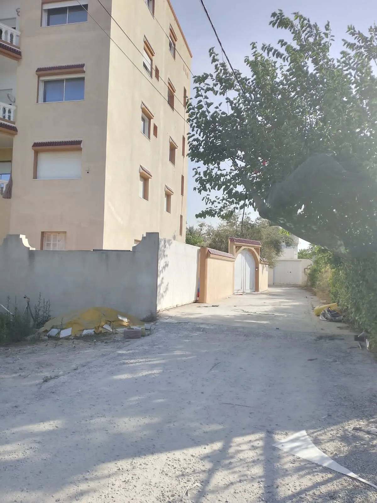 đ§Terrain Constructible De 1000mÂČ En Vente | Chott Mariem