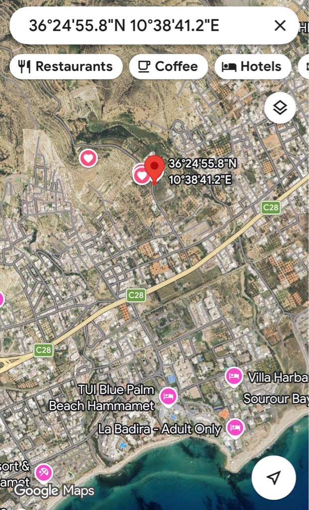 ارض للبيع في الحمامات مطلّة  على  نزل La Badira