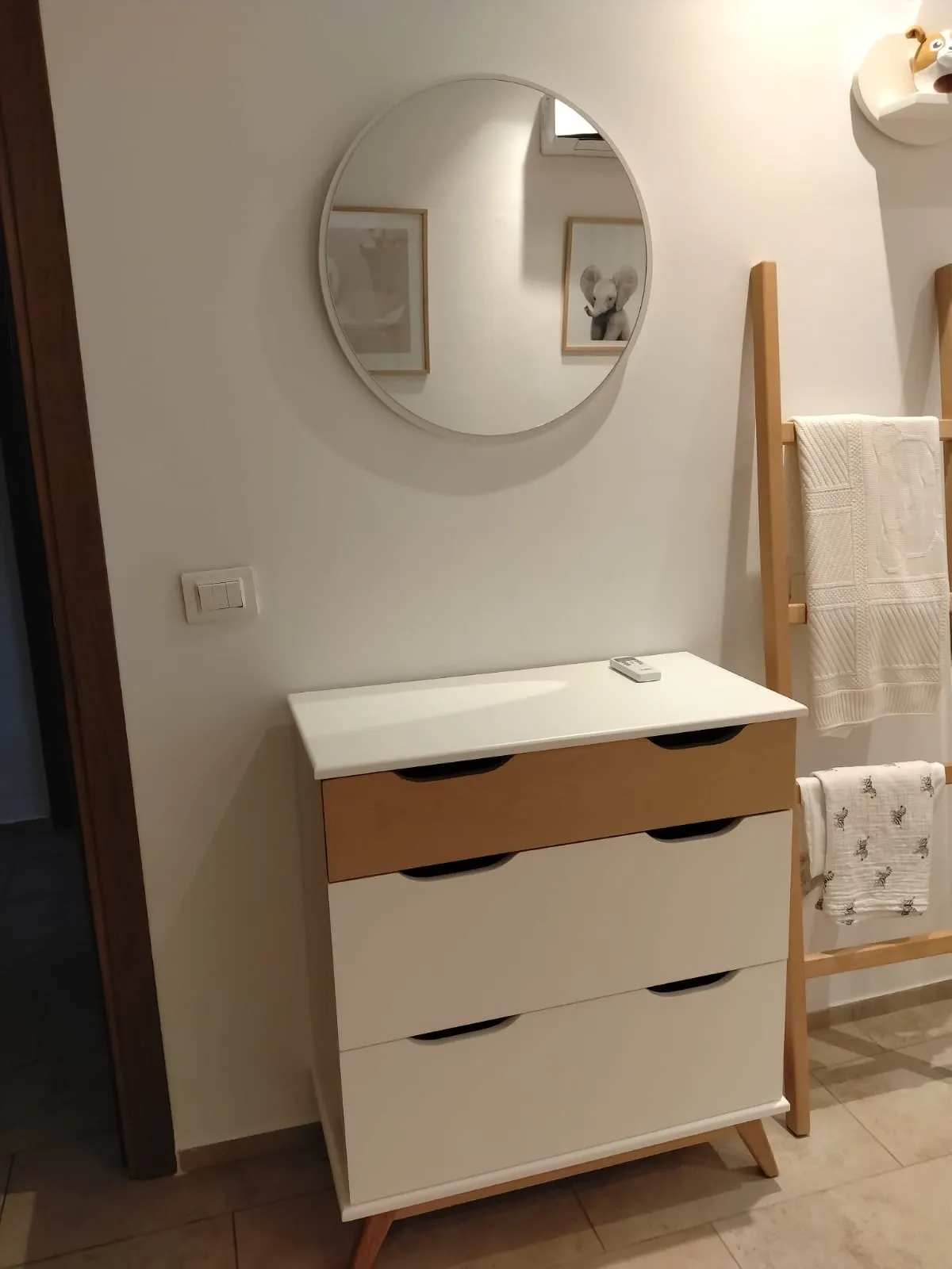 *đïž Ă vendre â Commode 3 tiroirs (90 Ă 80 cm)*