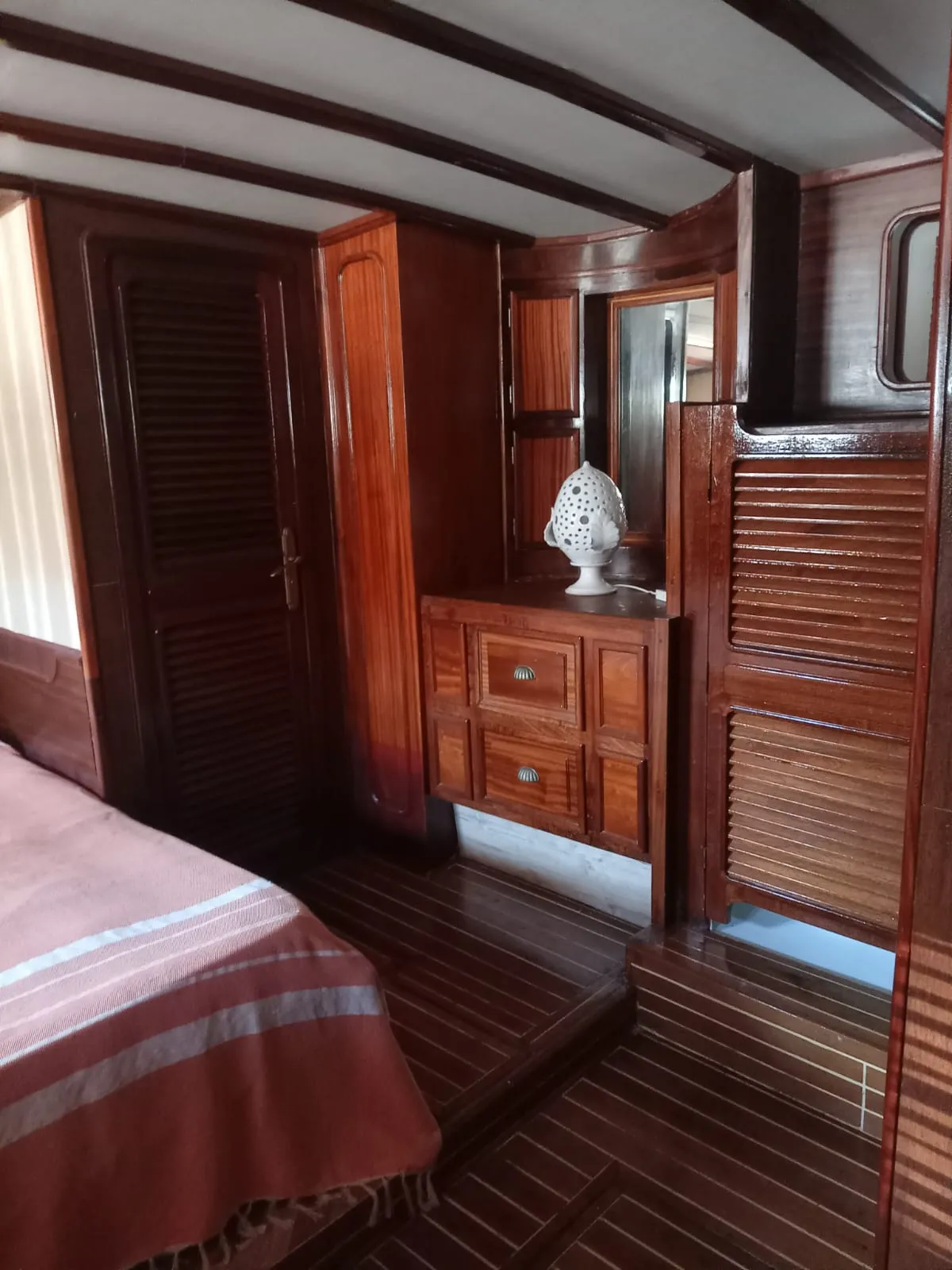 maison sur mer / bateau de plaisance