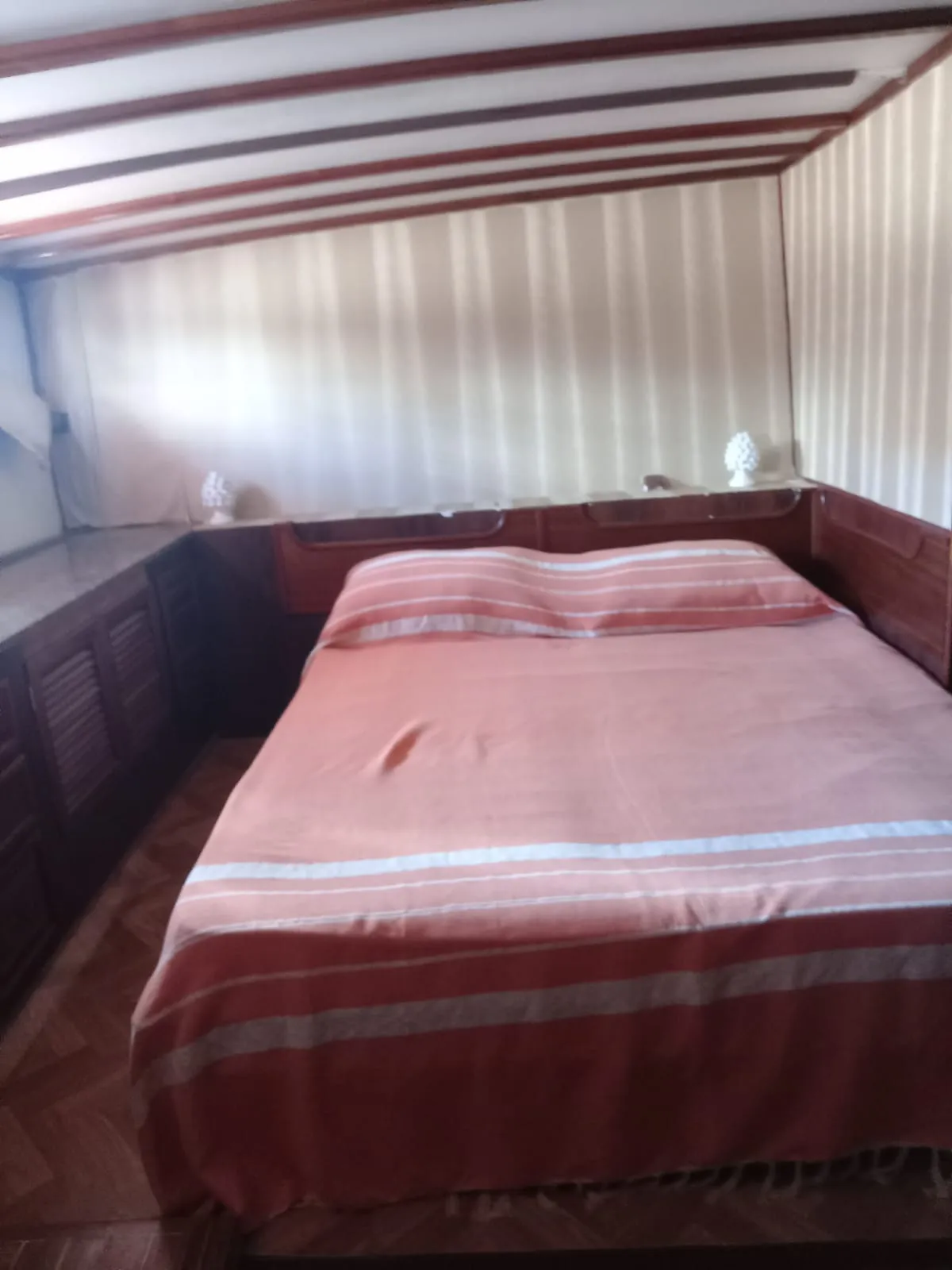 maison sur mer / bateau de plaisance