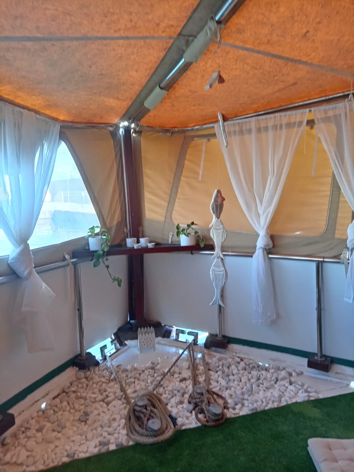 maison sur mer / bateau de plaisance