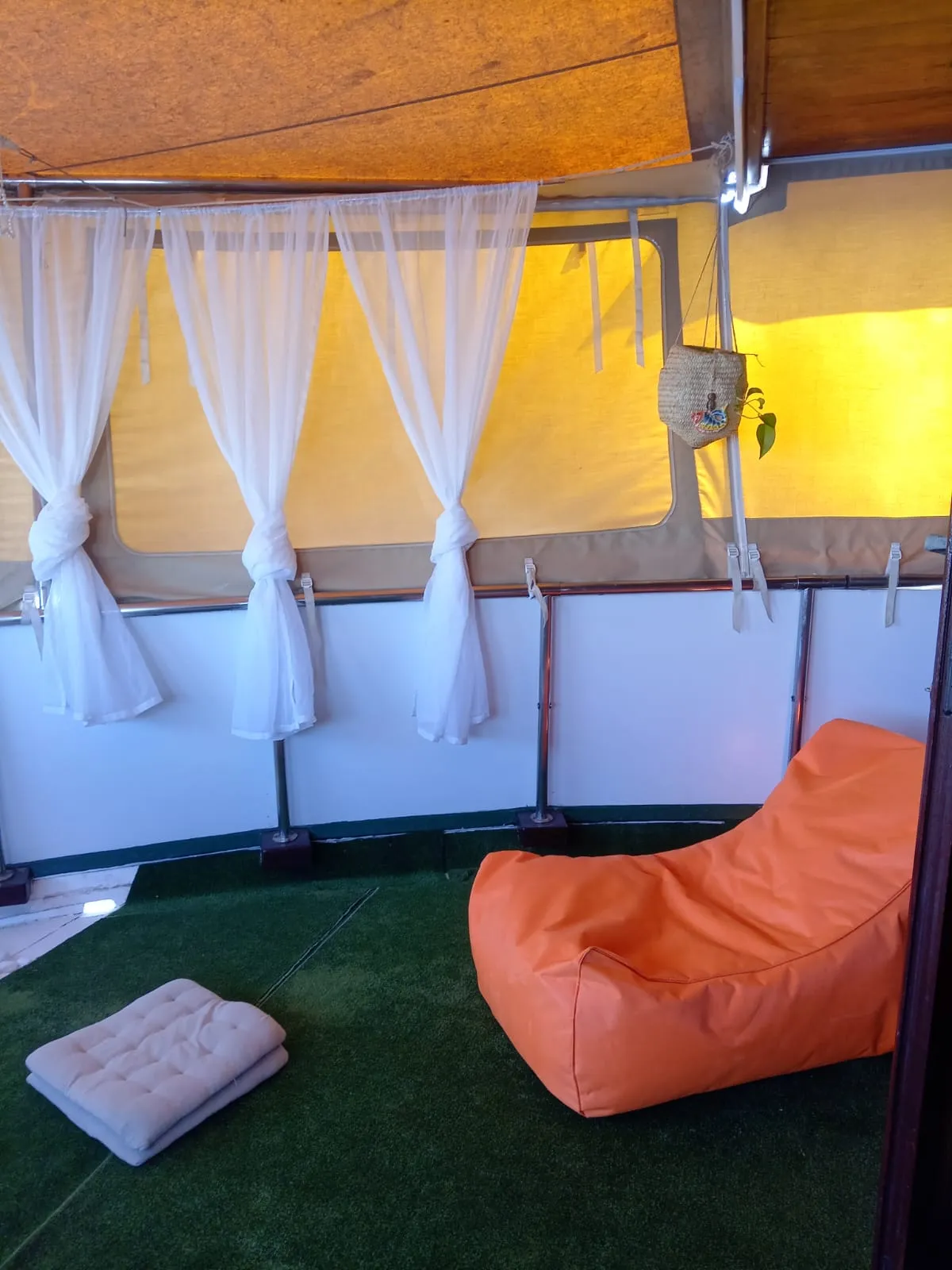 maison sur mer / bateau de plaisance