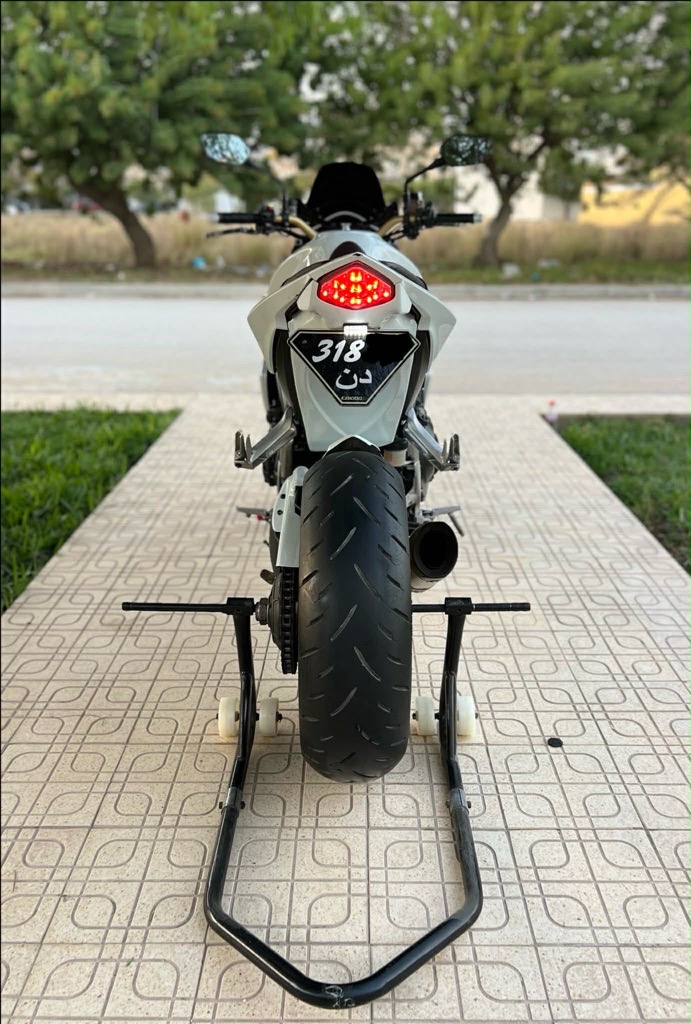 Cb1000r