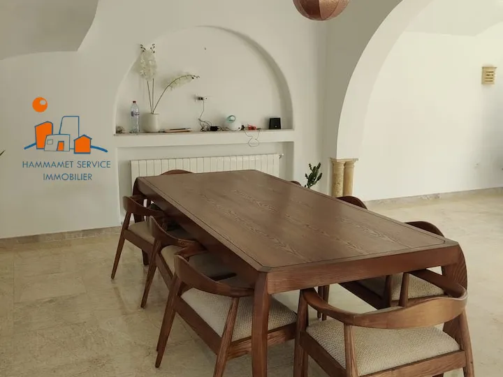 Location à l'année  Villa Riad de charme S+4 avec piscine et Jardin 