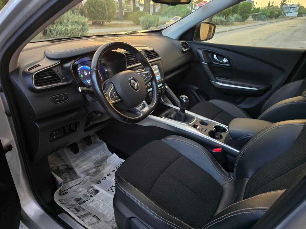 Av Kadjar intense 2020 diesel dci boîte 6 faible klm60000 certifé ttoption importée tél 23.964.164 