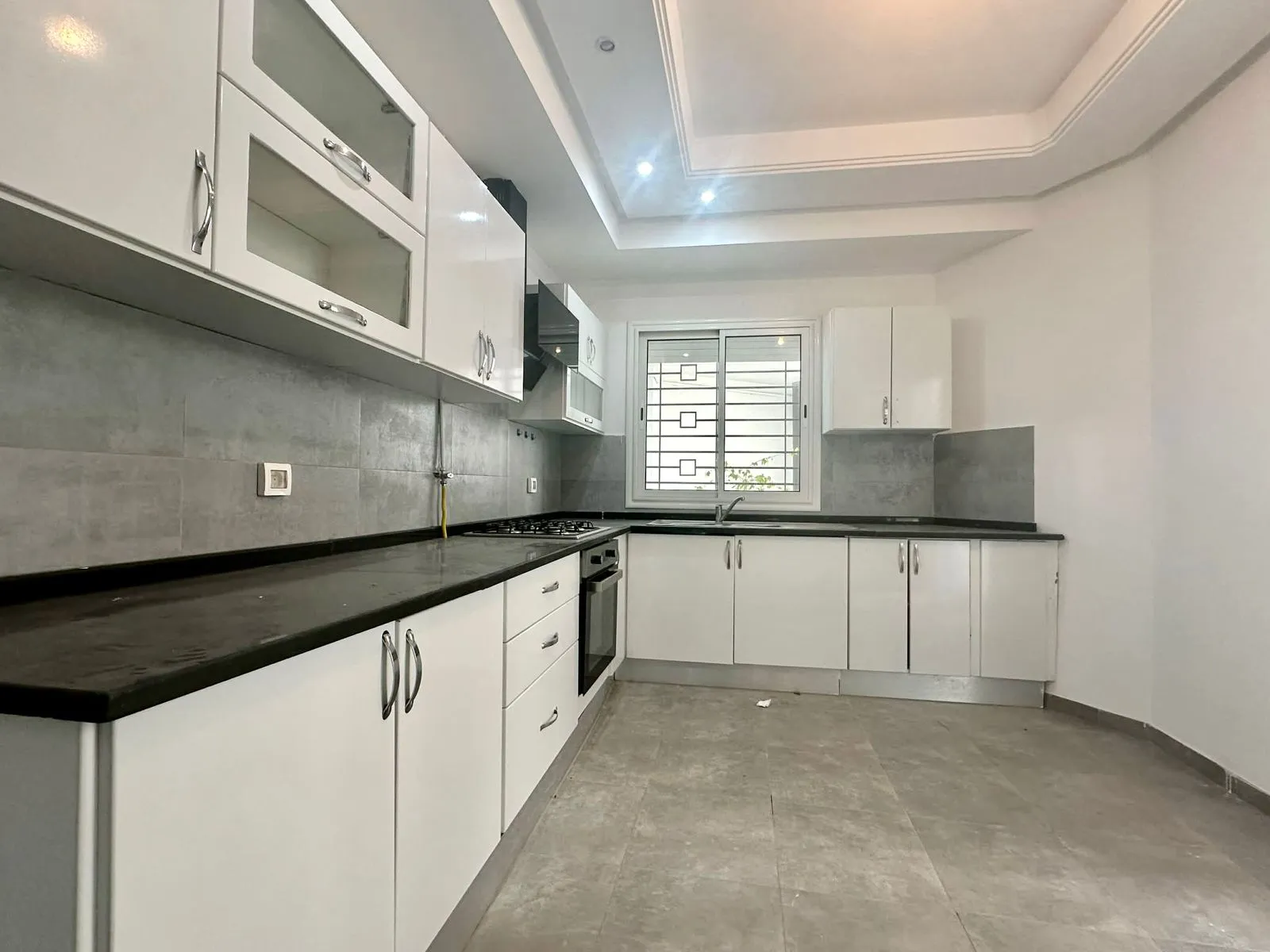 A Louer Appartement S+2 avec jardin à Cité Ennasr