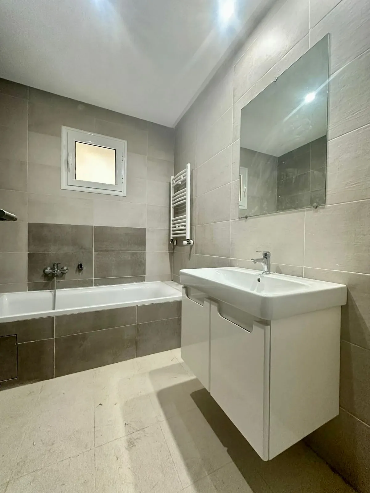 A Louer Appartement S+2 avec jardin à Cité Ennasr