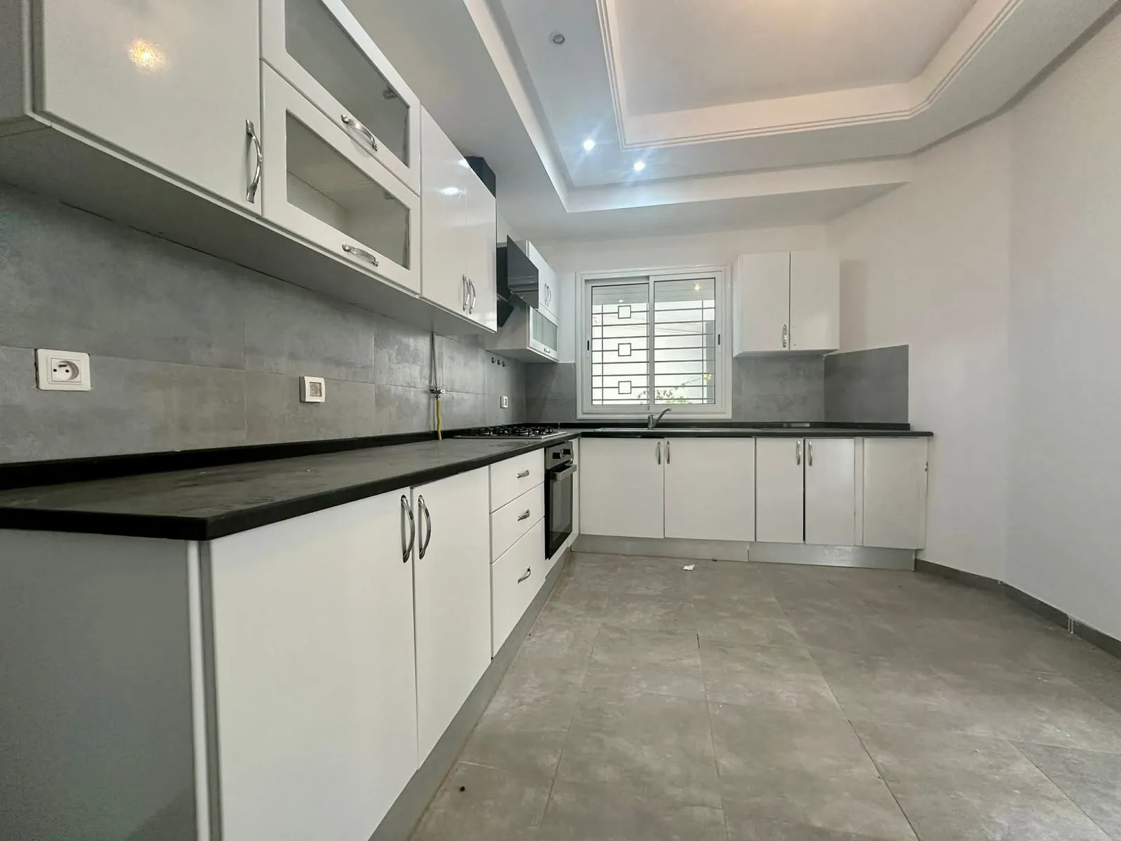 A Louer Appartement S+2 avec jardin à Cité Ennasr