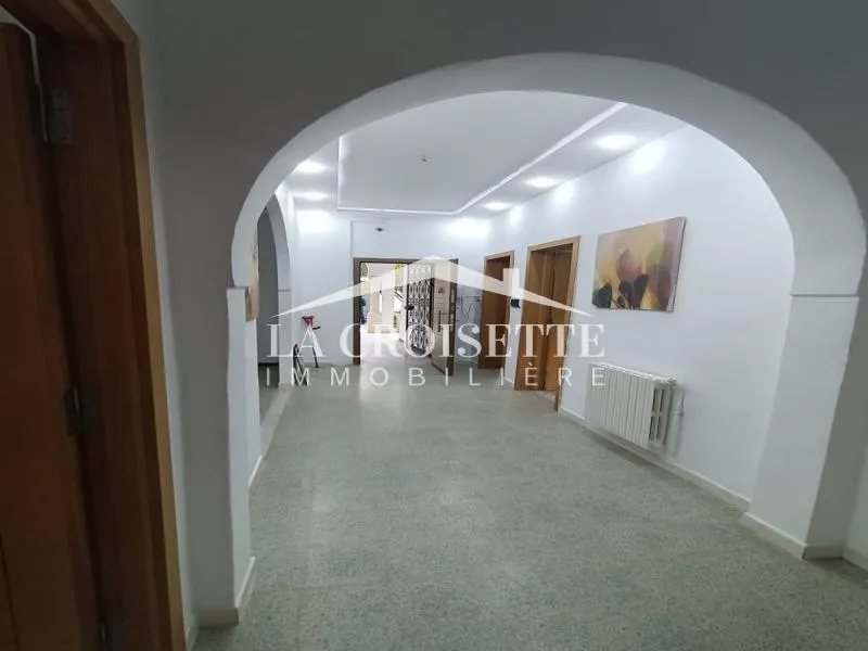 Rez-de-chaussée de villa S+3 à La Marsa MAL2191
