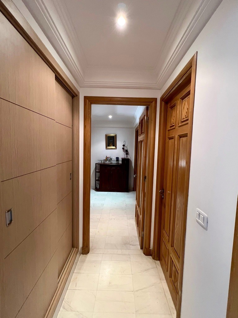A vendre s+3 rez de chaussée au jardin de carthage