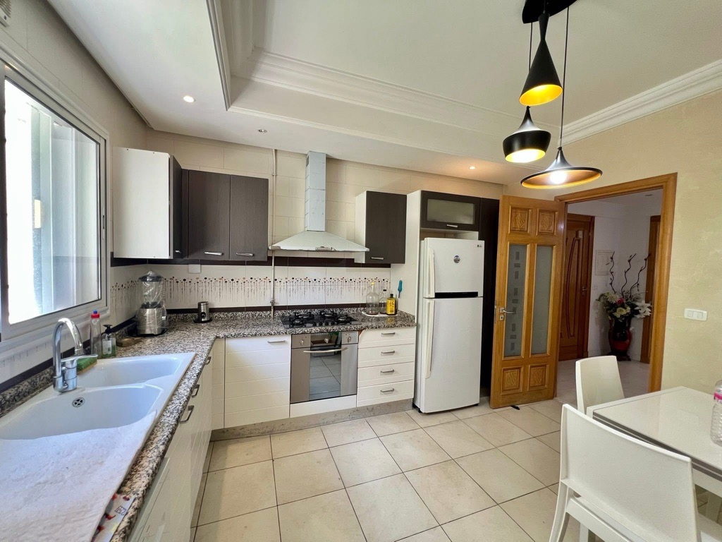 A vendre s+3 rez de chaussée au jardin de carthage