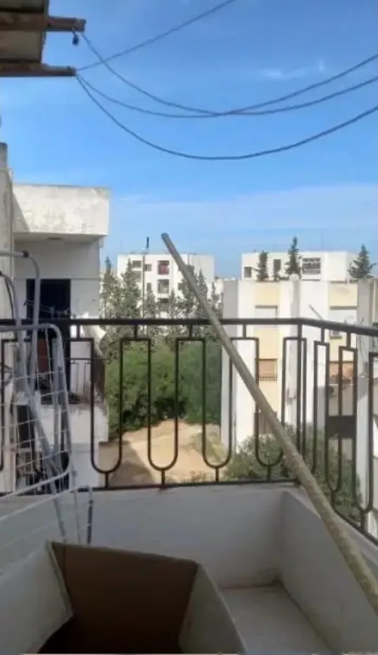 Location S2 vide à El Manar 2