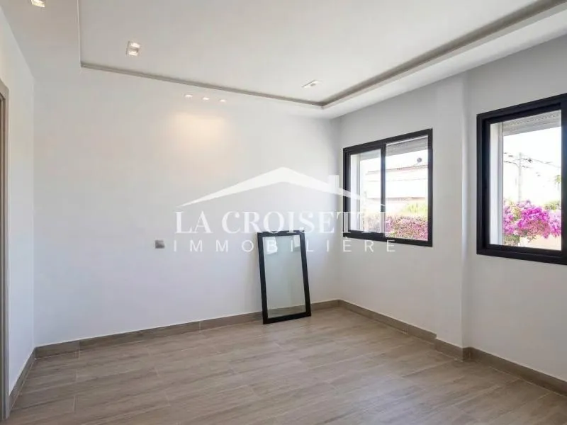 Triplex S+4 avec jardin à La Marsa MTRL0058
